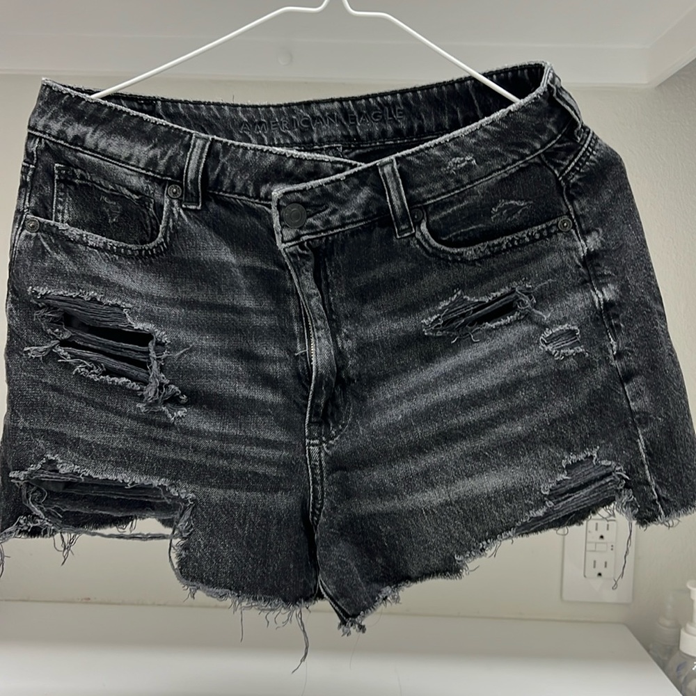 American eagle criss cross ripped short
